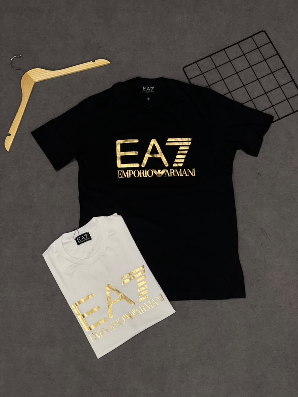 Camiseta Importada - EA7 - Dourado