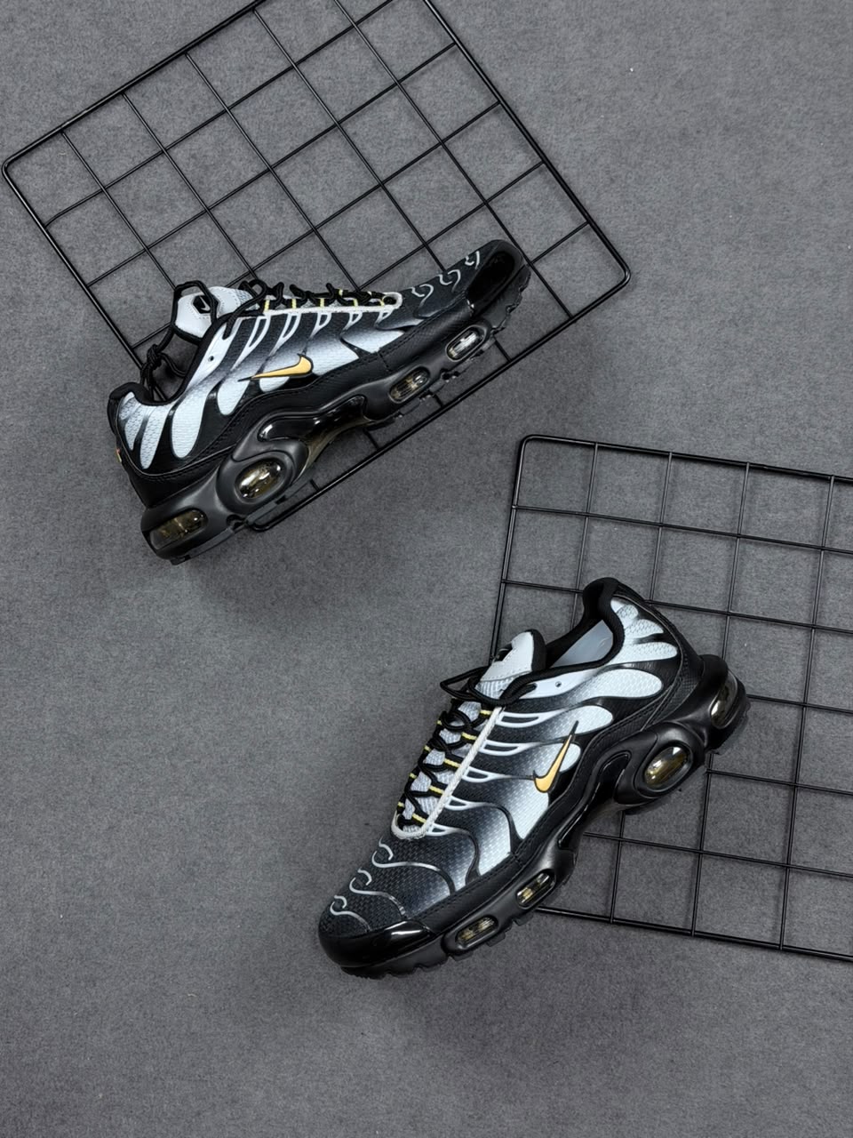 Tênis Nike TN - Cinza/Preto