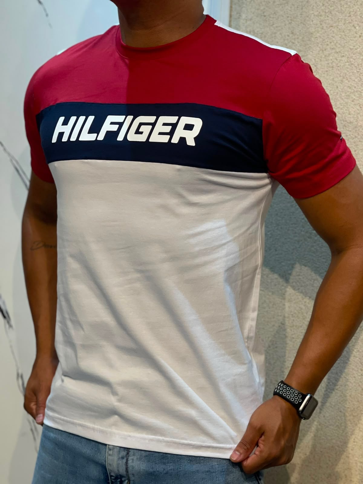 Camiseta Premium - Tommy H.
