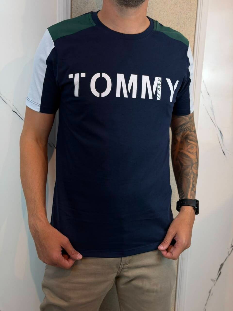 Camiseta Premium - Tommy H.