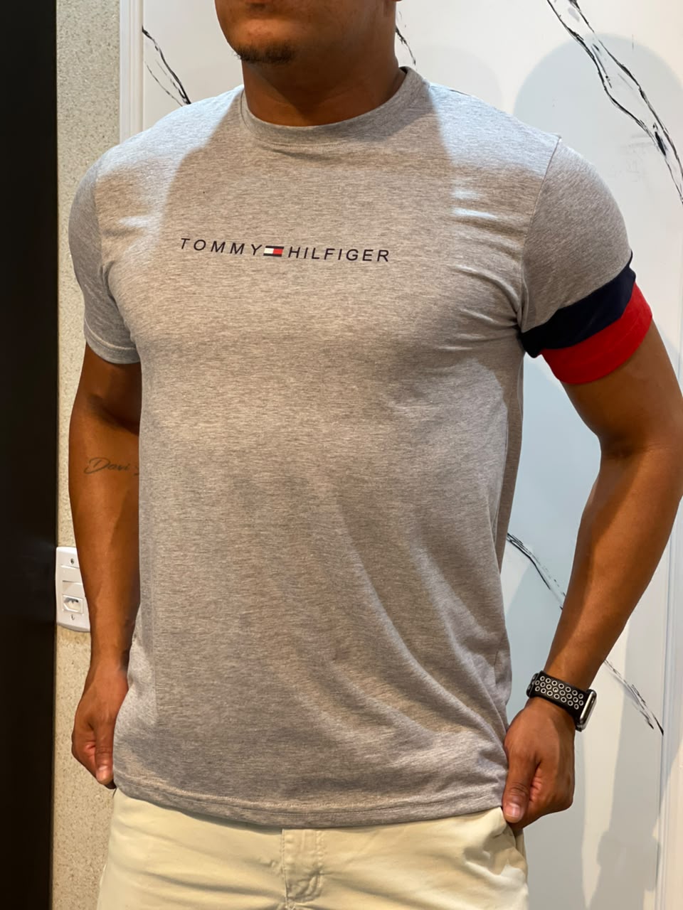 Camiseta Premium - Tommy H.