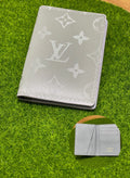 Porta Cartão - Louis Vuitton Cinza