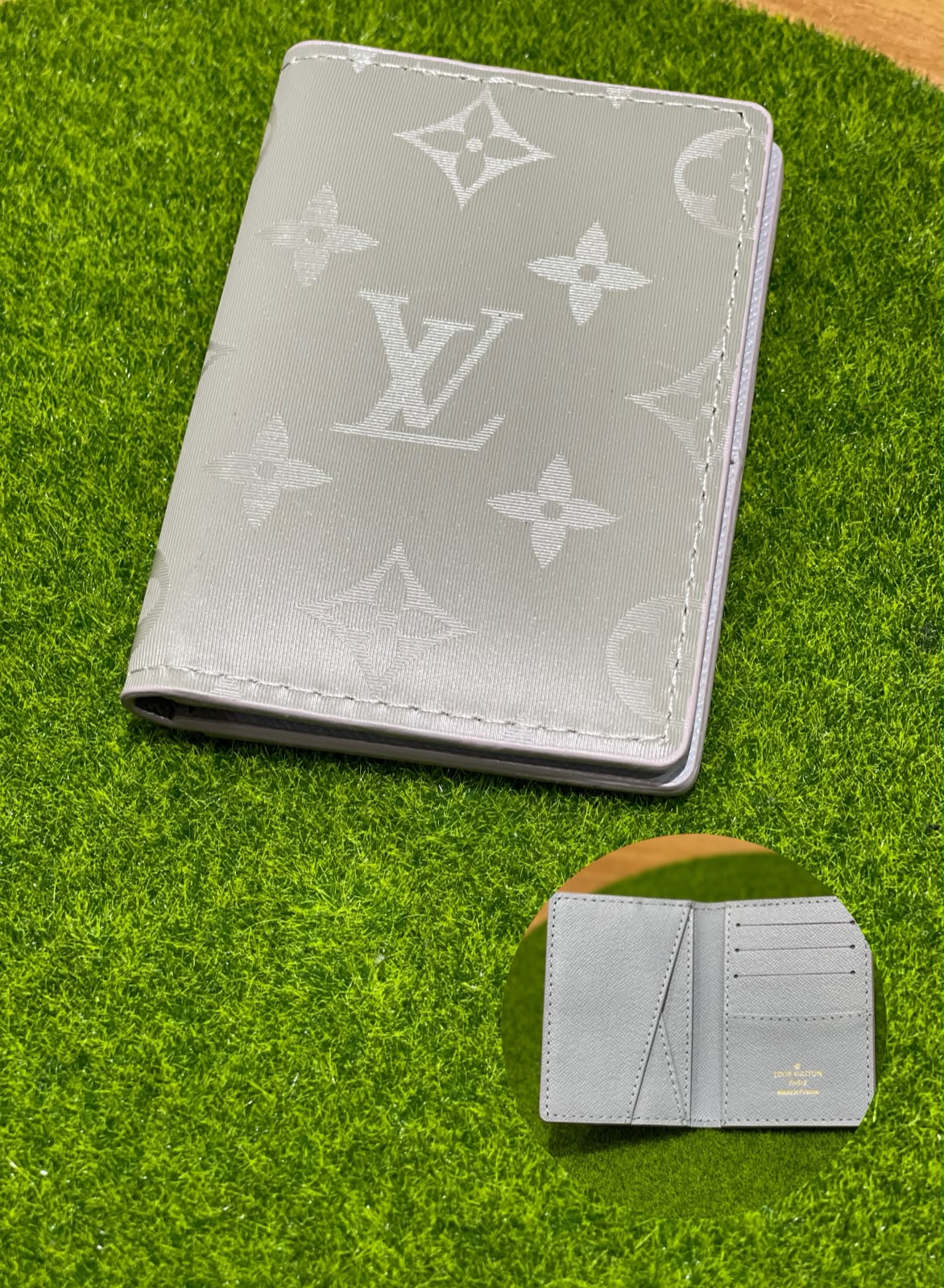 Porta Cartão - Louis Vuitton Cinza