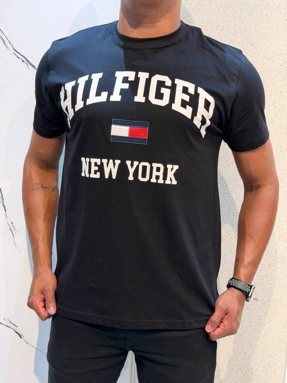 Camiseta Premium - Tommy H.